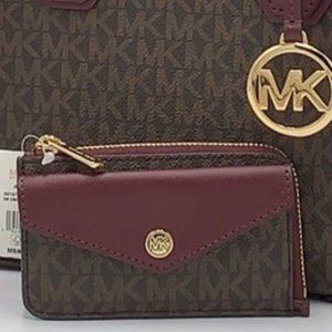 MICHAEL KORS JET SET TRAVEL SM CNR ZIP CARD HOLDER